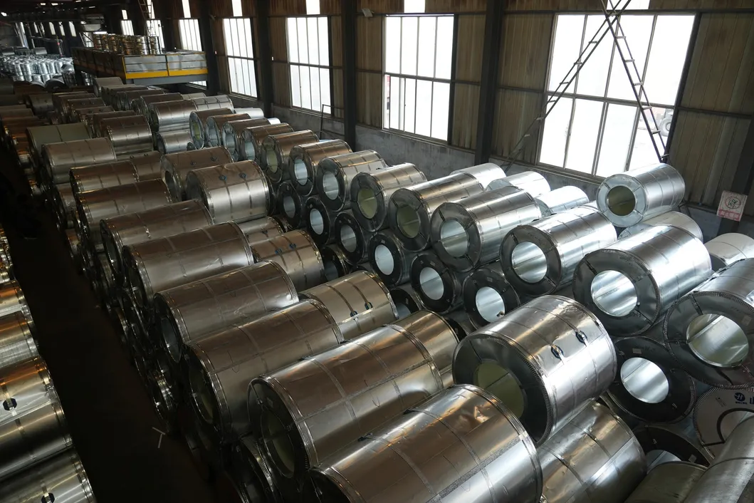 201/202/301/304/316 Edelstahlband 0,1 mm-2,0 mm Dicke 4,5 mm-650 mm Bandbreite Edelstahlspule 1